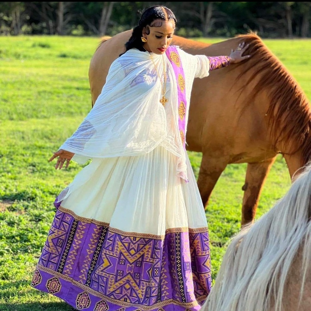 Ethiopian traditional dress/kamis bahilwe kemis (የሐበሻ የሐገር ባህል ልብስ)
